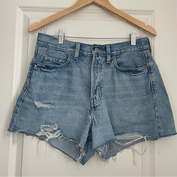 Old Navy 100% cotton denim shorts size 10 - Picture 3 of 14